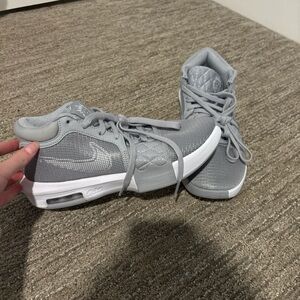 Nike Women's Gray Mesh Sneakers size 8